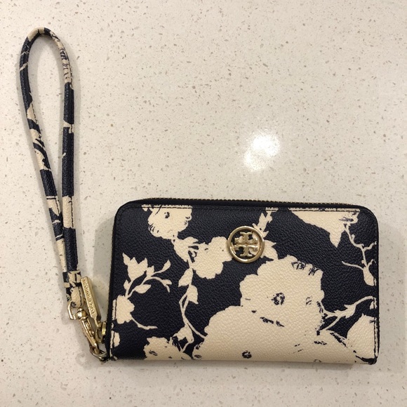 Tory Burch Handbags - Tory Burch wristlet - navy and white floral